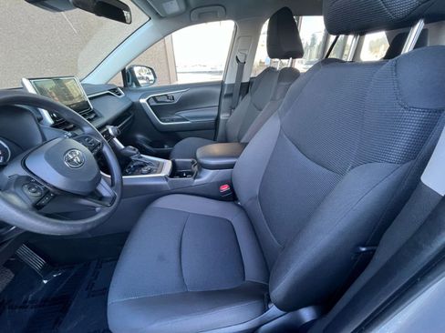 Used 2025 Toyota RAV4 LE image 27