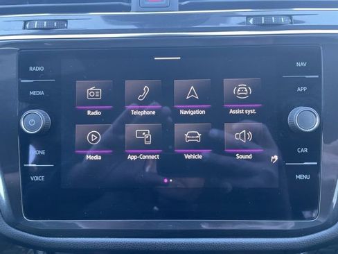 Certified 2023 Volkswagen Tiguan SEL R-Line image 16