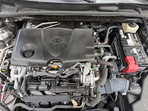 Used 2018 Toyota Camry SE w/ Moonroof Package FWD image 22