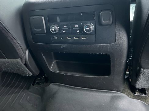 Used 2017 GMC Yukon XL SLT w/ Open Road Package image 21