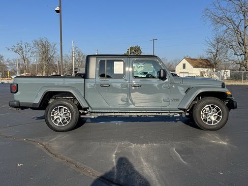 Used 2024 Jeep Gladiator Sport image 20