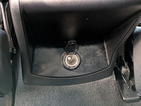 Certified 2025 Kia Sorento S image 18