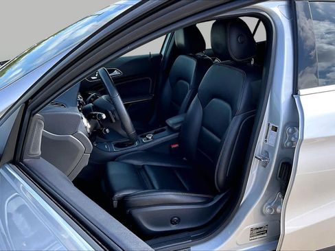 Used 2019 Mercedes-Benz GLA 250 image 8
