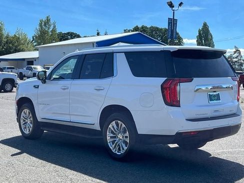 Used 2024 GMC Yukon SLT AWD/4WD image 10