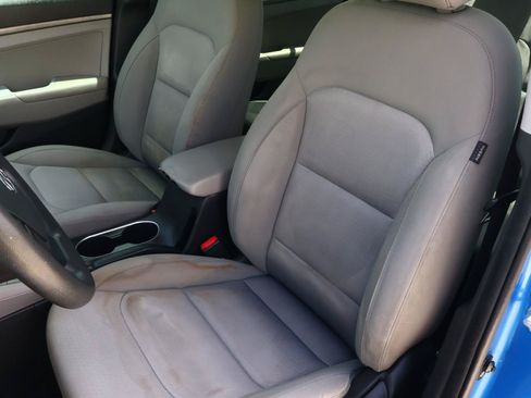 Used 2017 Hyundai Elantra SE FWD image 11