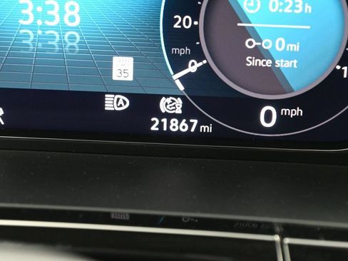 Used 2025 Volkswagen Atlas SEL AWD/4WD image 18