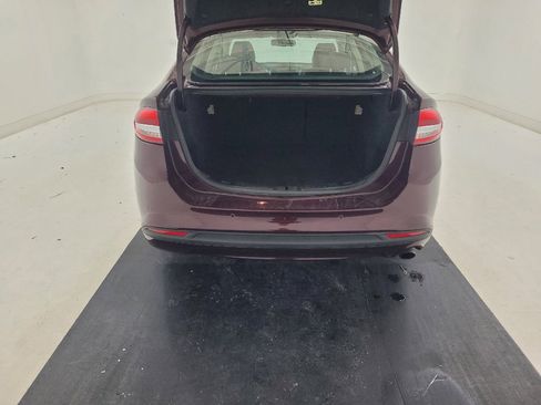 Used 2018 Ford Fusion SE w/ Fusion SE Technology Package FWD image 29