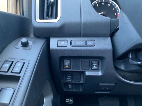 Used 2025 Nissan Frontier SV w/ SV Convenience Package RWD image 20