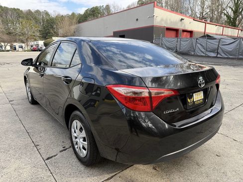 Used 2018 Toyota Corolla L image 10