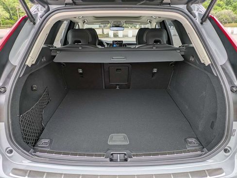 New 2026 Volvo XC60 T8 Ultra w/ Protection Package Premier AWD/4WD image 13