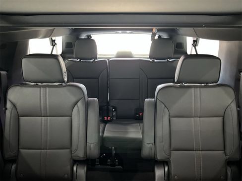 New 2026 Chevrolet Suburban High Country image 34