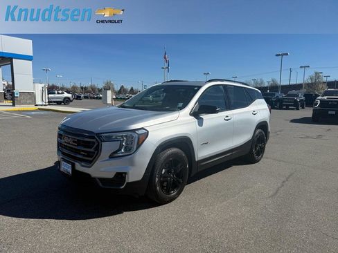 Used 2022 GMC Terrain AT4 w/ Tech Package AWD/4WD image 3