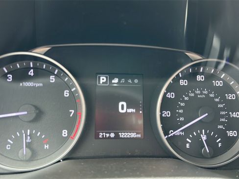 Used 2018 Hyundai Elantra SEL image 18