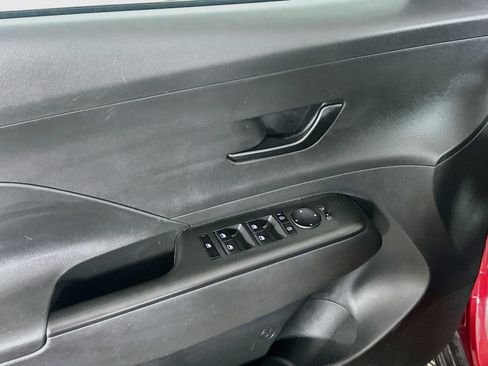 Used 2025 Hyundai Kona SEL FWD image 15