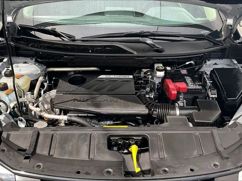 Used 2025 Nissan Rogue SV FWD image 32