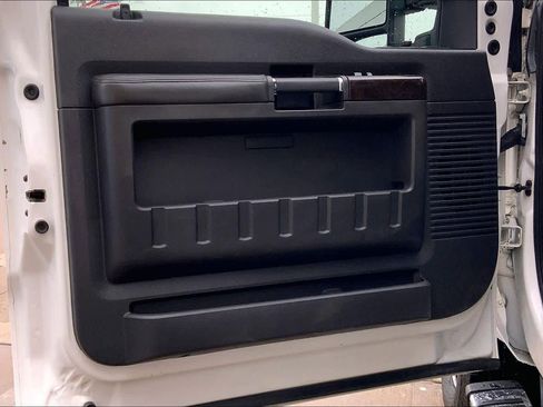 Used 2015 Ford F250 Platinum w/ FX4 Off-Road Package image 21