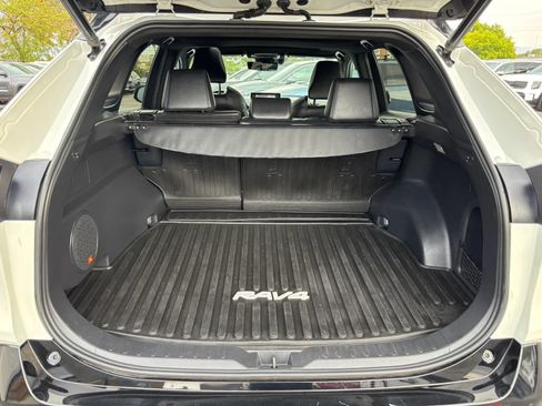 Used 2020 Toyota RAV4 XSE AWD/4WD image 17