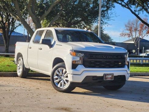 Used 2023 Chevrolet Silverado 1500 Custom image 2