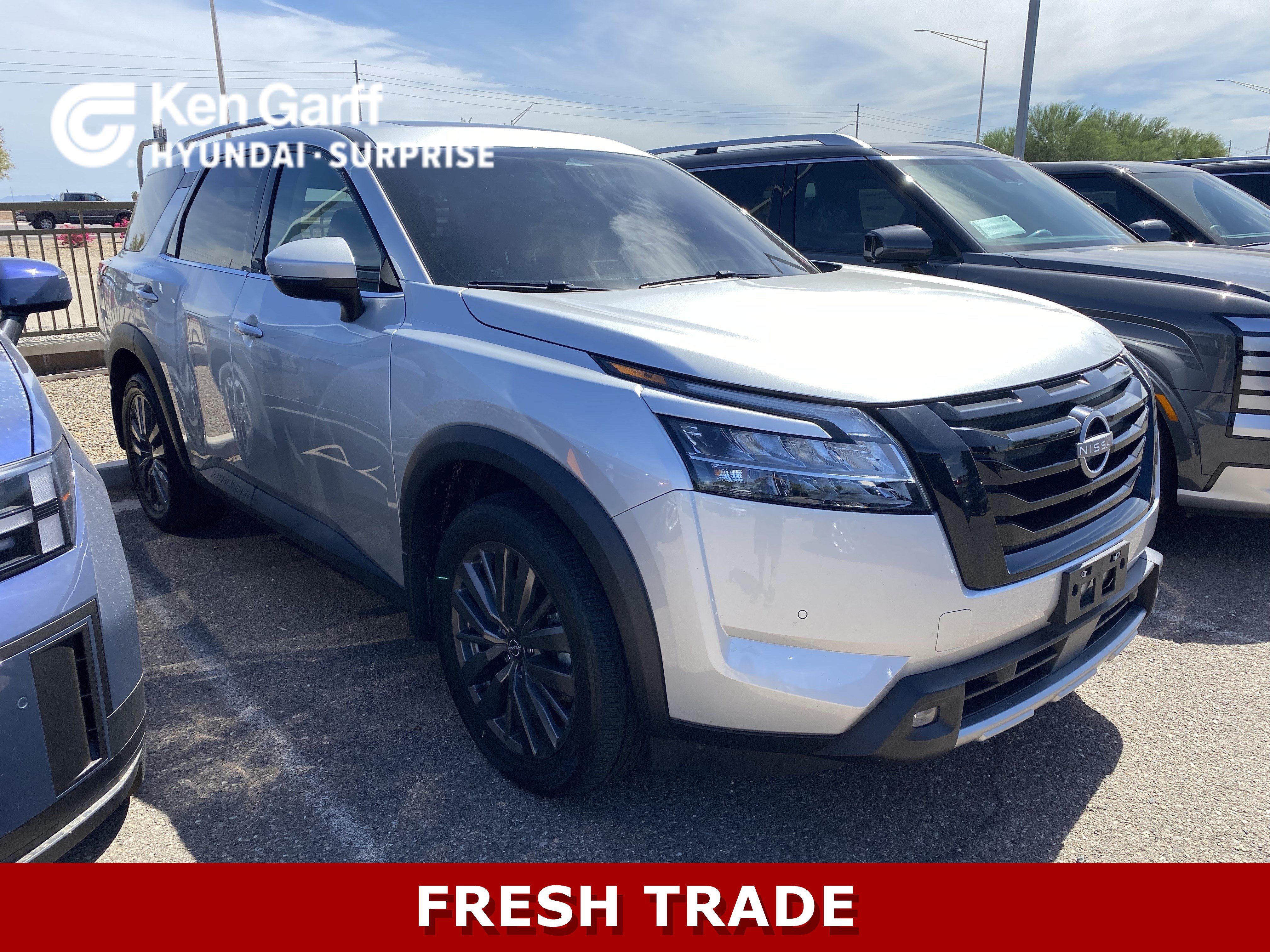 Used 2024 Nissan Pathfinder SL w/ SL Premium Package FWD image 1