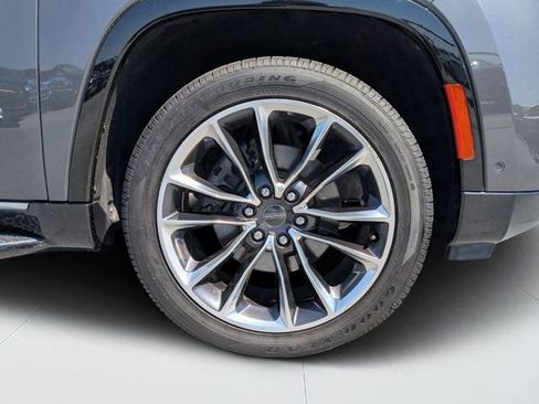 Used 2022 Jeep Wagoneer Series II w/ Premium Group I AWD/4WD image 10