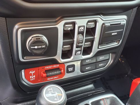 Used 2018 Jeep Wrangler Unlimited Rubicon AWD/4WD image 20