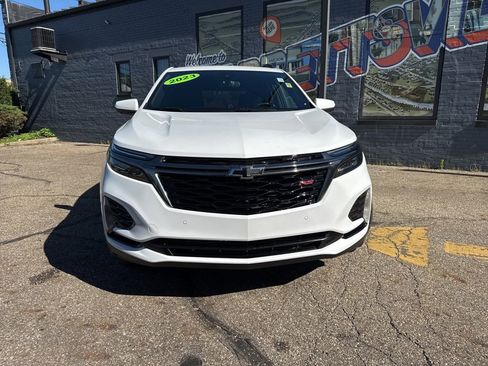 Used 2023 Chevrolet Equinox RS FWD image 2