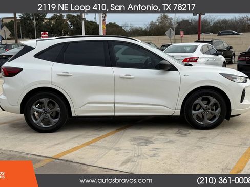Used 2023 Ford Escape ST-Line w/ Tech Pack #1 FWD image 6