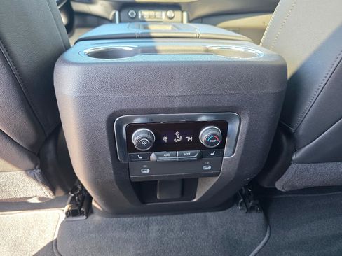 Used 2021 Chevrolet Tahoe Premier AWD/4WD image 27