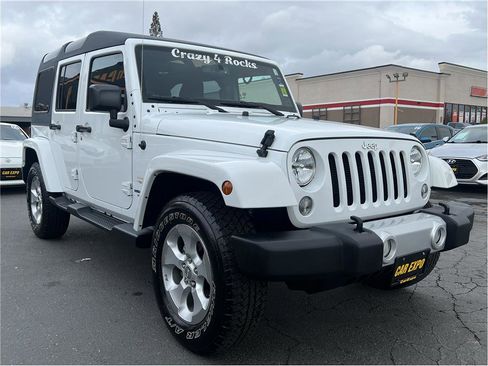 Used 2015 Jeep Wrangler Unlimited Sahara w/ Connectivity Group image 24