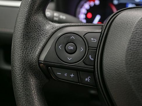Used 2025 Toyota RAV4 XLE AWD/4WD image 34