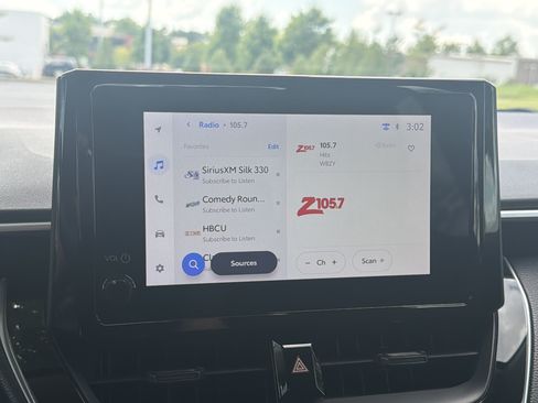 Used 2023 Toyota Corolla LE FWD image 13