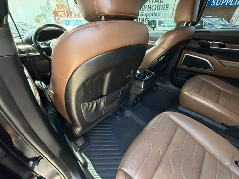 Used 2020 Kia Telluride SX w/ SX Prestige Package AWD/4WD image 26