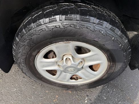 Used 2010 Toyota Tundra 2WD Double Cab image 12