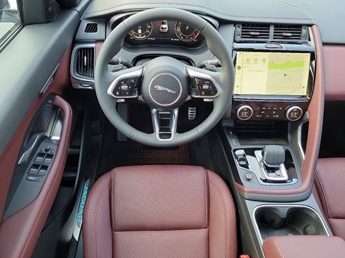 New 2024 Jaguar E-PACE R-Dynamic SE image 4
