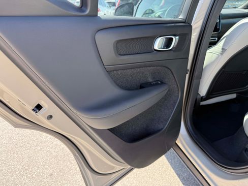 Certified 2025 Volvo EX40 Ultra AWD/4WD image 12
