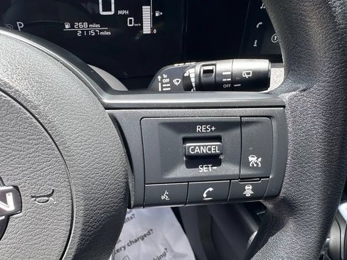 Used 2025 Nissan Kicks SV FWD image 18