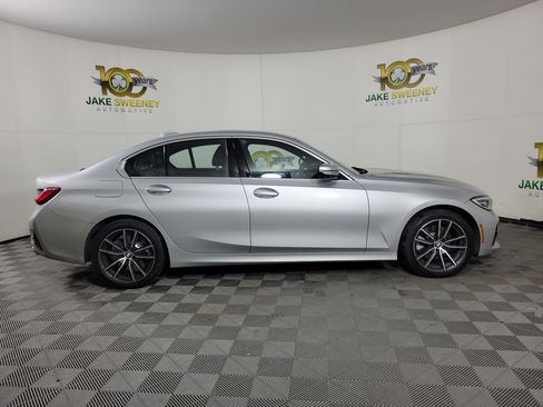 Used 2019 BMW 330i xDrive Sedan w/ Convenience Package image 4