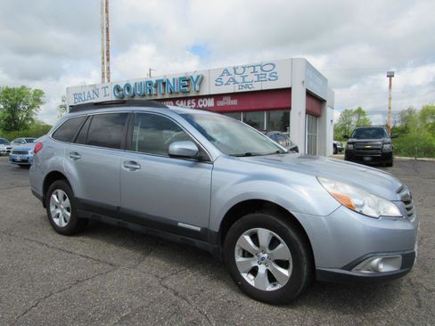Used 2012 Subaru Outback 3.6R Limited AWD/4WD image 2