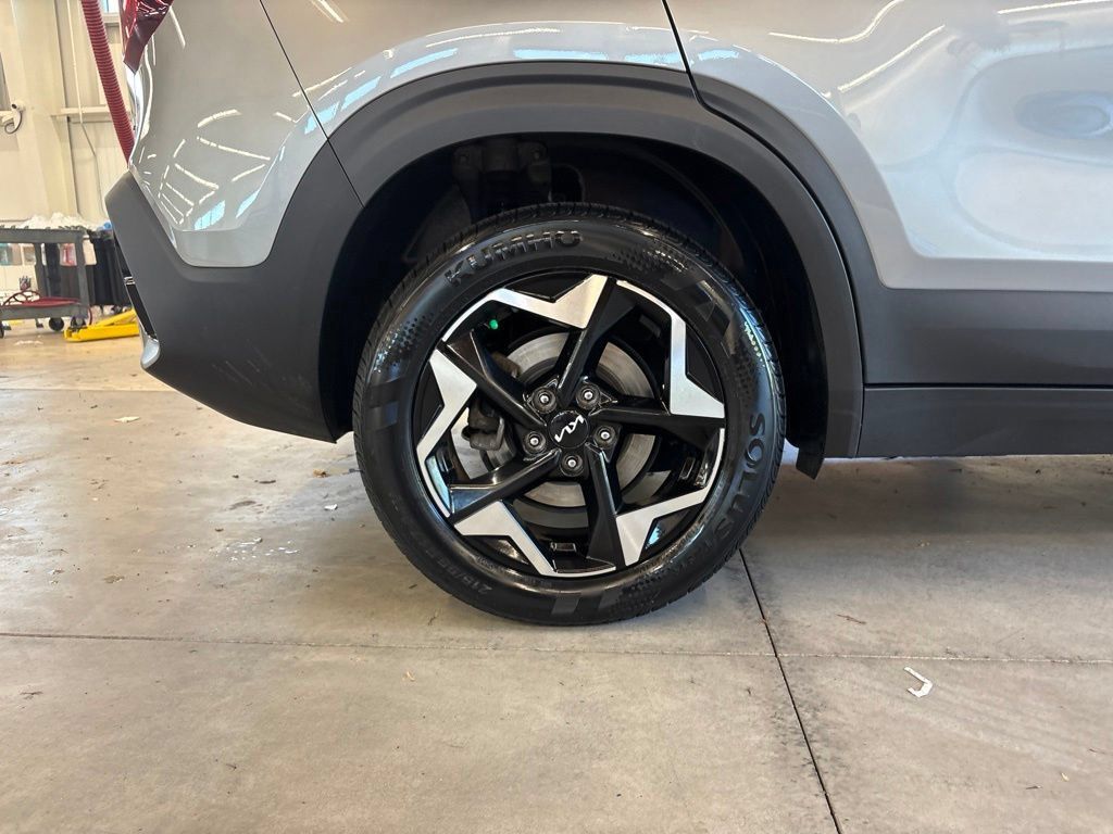 Certified 2024 Kia Seltos EX AWD/4WD image 32