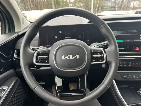 Used 2025 Kia Carnival SX Prestige FWD image 18