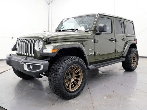 Used 2022 Jeep Wrangler Unlimited Sahara AWD/4WD image 3