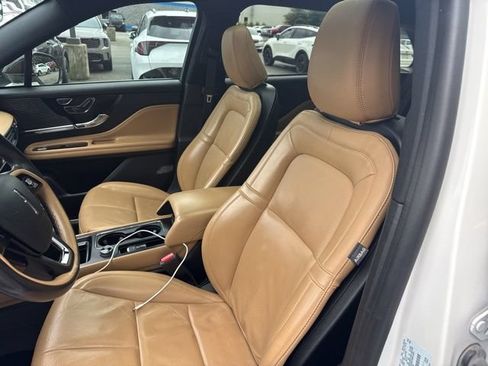 Used 2022 Lincoln Corsair Reserve w/ Elements Package FWD image 12