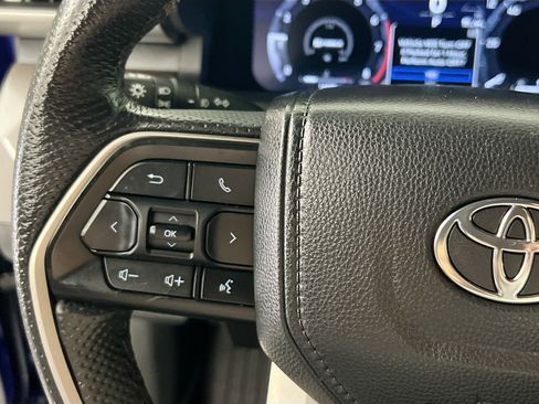 Used 2024 Toyota Tacoma TRD Off-Road image 18