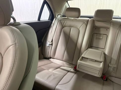 Used 2017 Lincoln Continental Select w/ Climate Package image 26