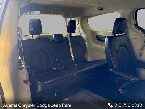 Used 2024 Chrysler Pacifica Touring-L FWD image 13