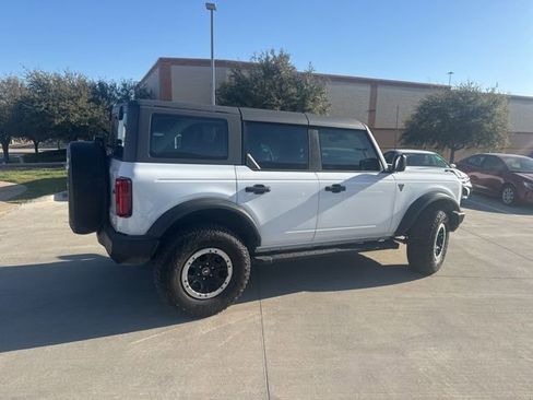 Used 2023 Ford Bronco Base w/ Sasquatch Package image 3