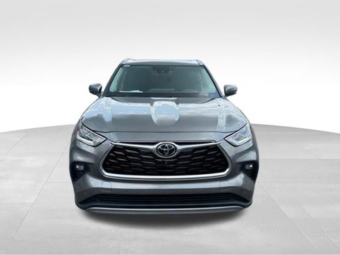 Certified 2026 Toyota Highlander Platinum AWD/4WD image 11