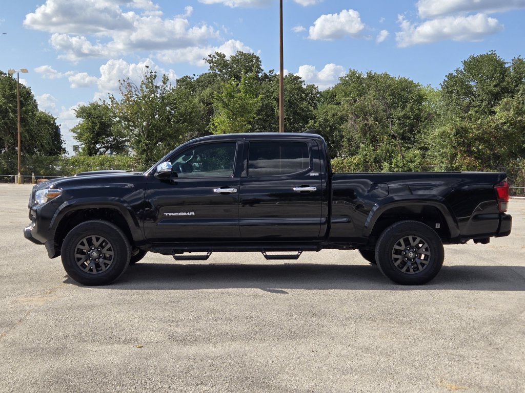 Used 2022 Toyota Tacoma SR5 w/ Technology Package RWD image 4