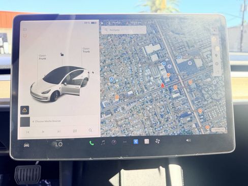 Used 2021 Tesla Model 3 Standard Range Plus image 11