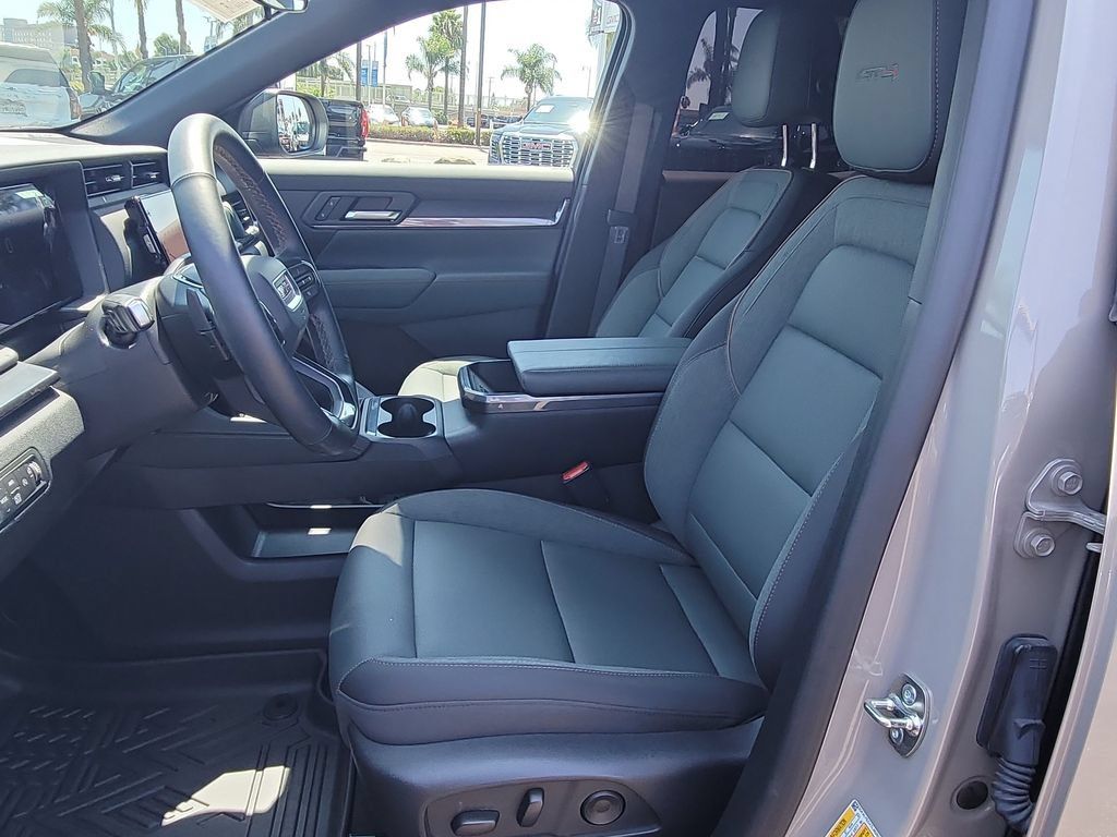 Used 2026 GMC Terrain AT4 AWD/4WD image 20